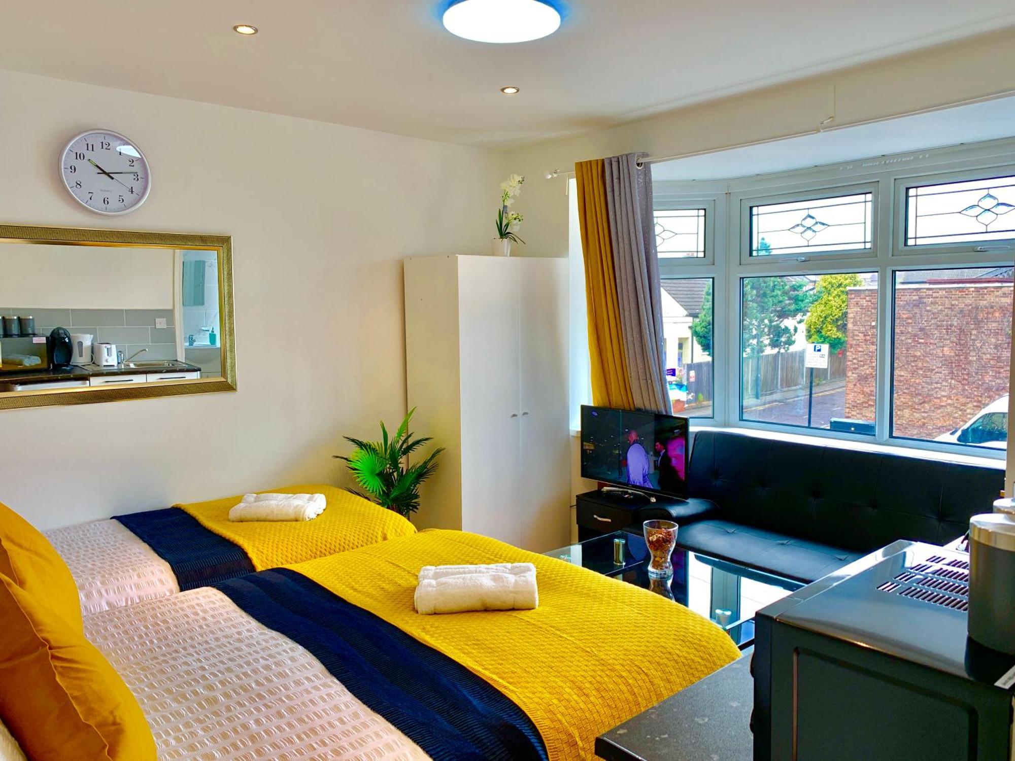 Appartamento Apartments, Private Bathroom, Kitchenette, Parking, Np6 *